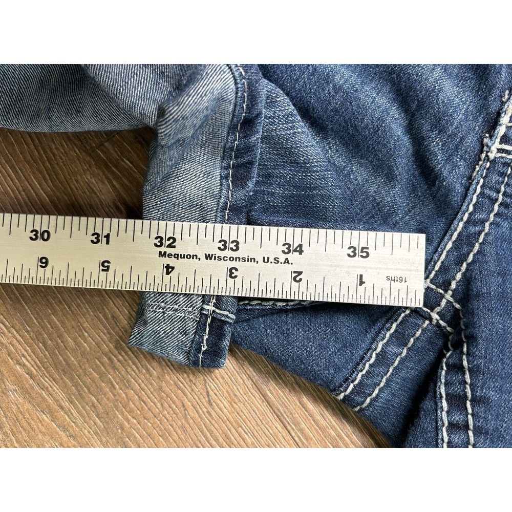 Hydraulic, Medium Wash, Women's Low-rise Jean Shorts, Size 12, Tag is frayed - Picture 4 of 6